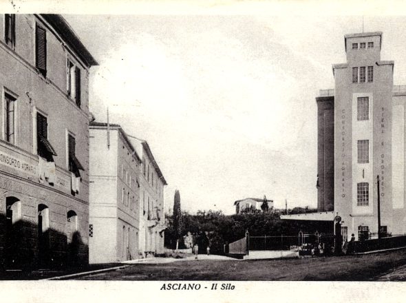Cartolina storica con immagine del Silo