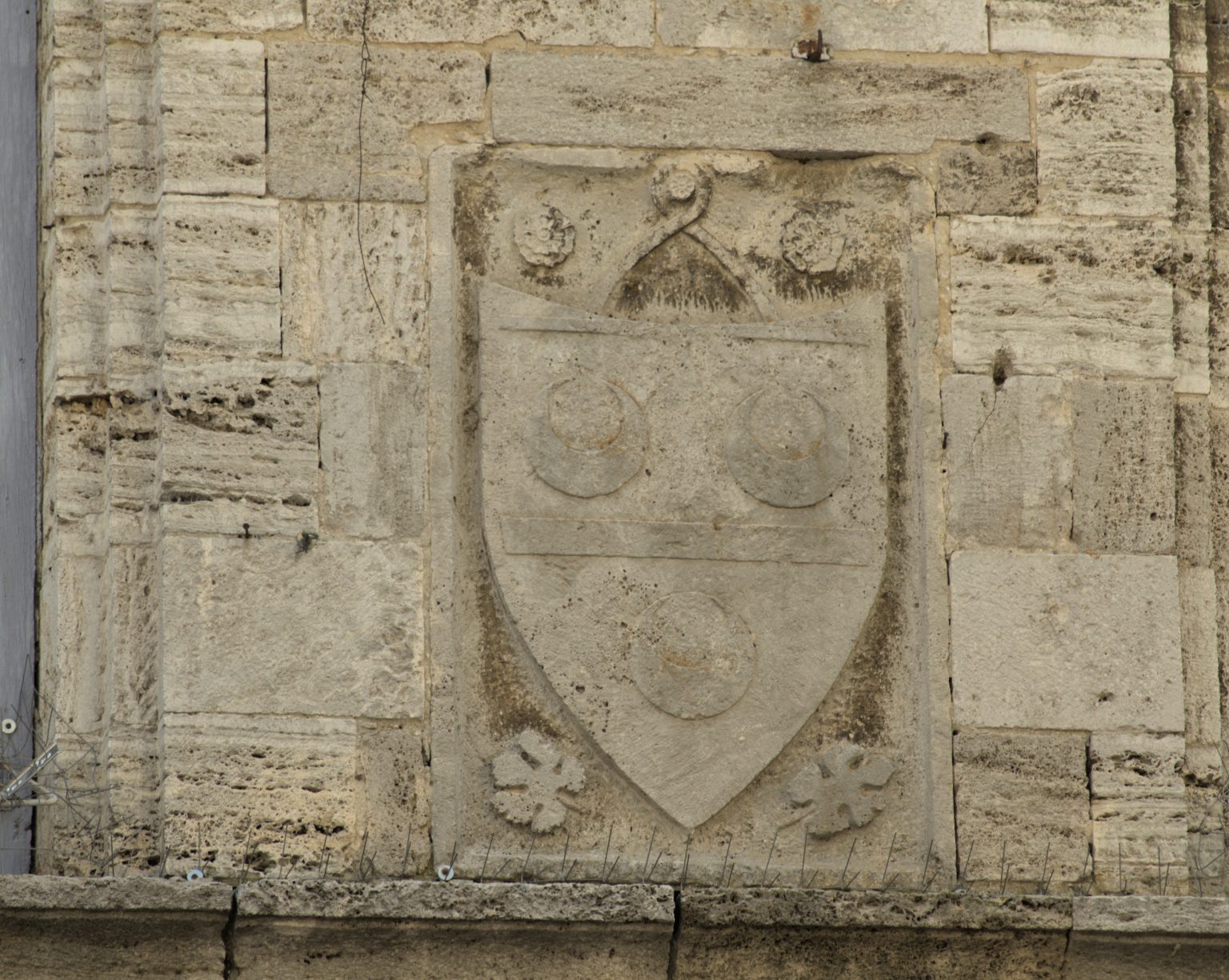 Stemma di Palazzo Tolomei